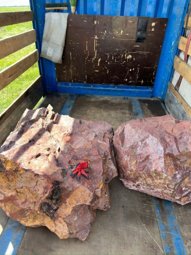 Ландшафтные глыбы красно-фиолетовые 200-1000 килограмм купить в Перми