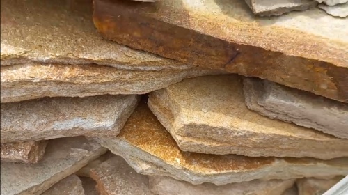 Плитняк златолит жёлтый золотистый для отмостки купить в Перми