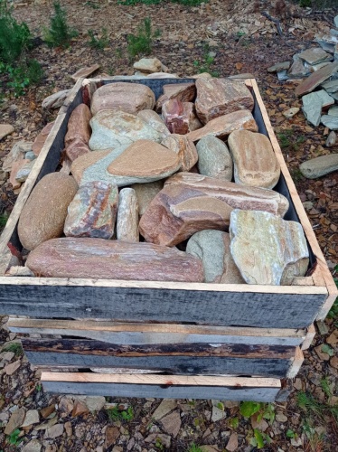 Златолит жёлтый, жёлто-зелёный глыбки и валуны для ланшафтного дизайна купить в Перми