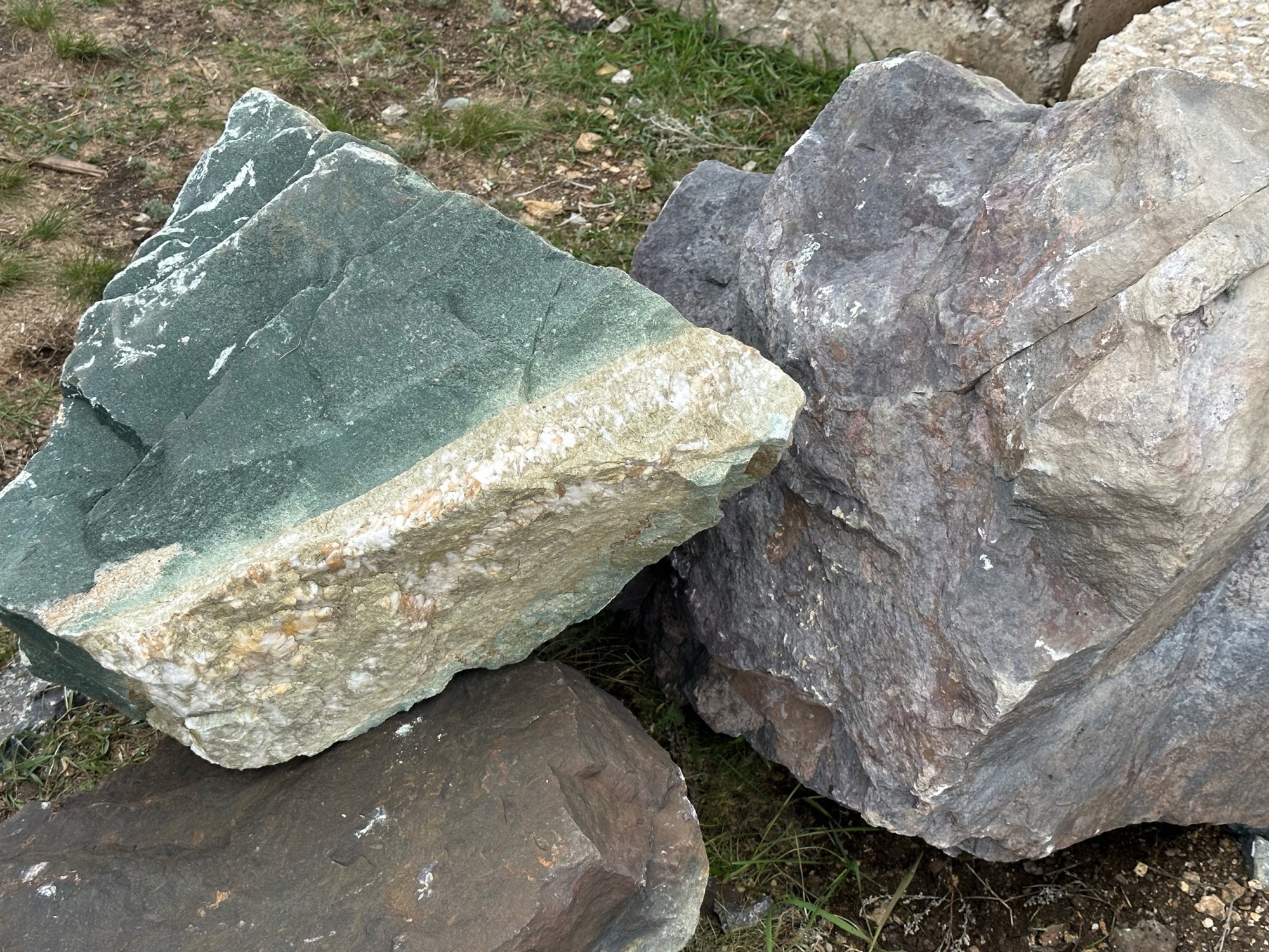 Камни для ландшафтного дизайна зелёные 10-60 килограмм купить в Перми