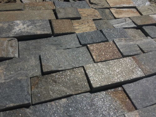 Плитка пилёная златолит Уральский для цоколя, отмостки купить в Перми