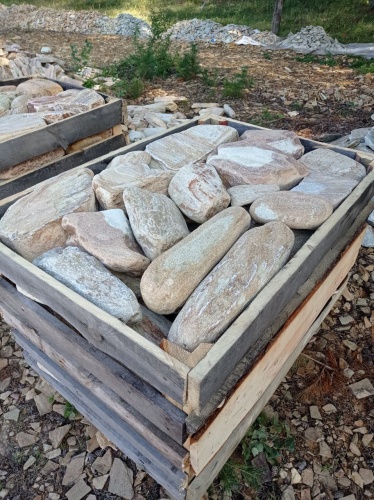 Златолит жёлтый, жёлто-зелёный глыбки и валуны для ланшафтного дизайна купить в Перми