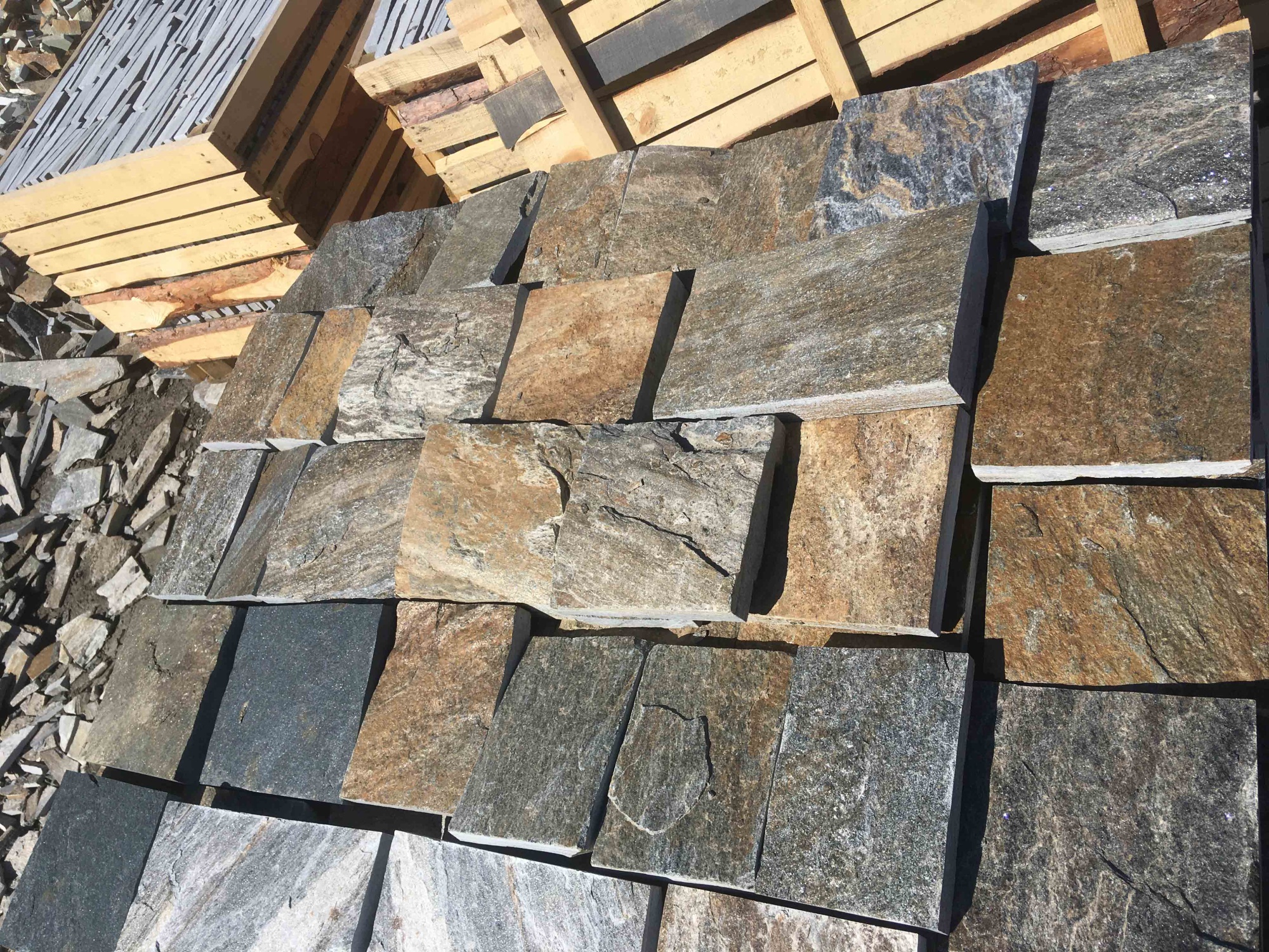 Плитка пилёная златолит Уральский для фасада купить в Перми