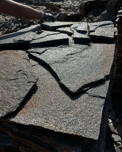 Плитняк златолит серебристый для фасада купить в Перми