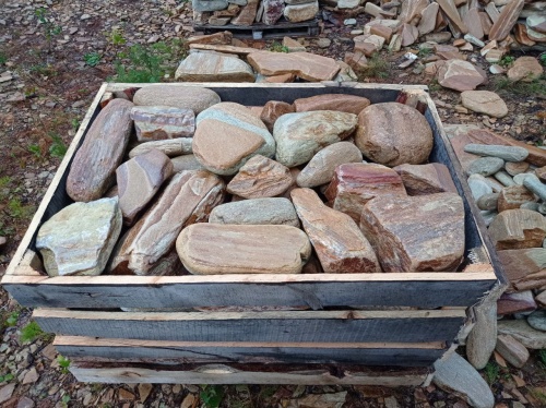 Златолит жёлтый, жёлто-зелёный глыбки и валуны для ланшафтного дизайна купить в Перми